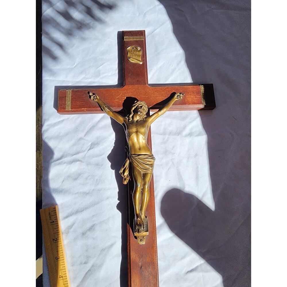 19 1/2 INCH TALL HAND CARVED WOOD JESUS/INRI SCULPTURE CROSS/CRUCIFIX INTNL SALE